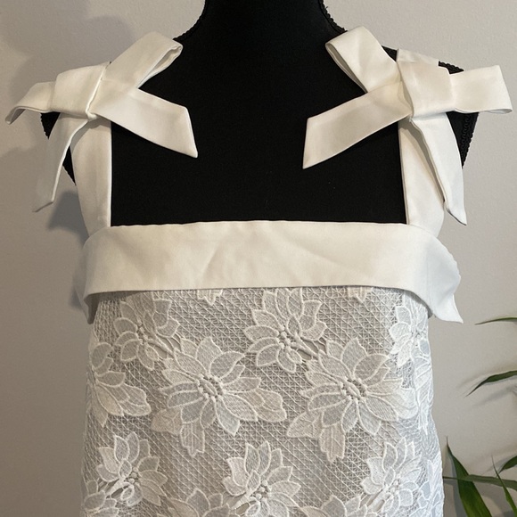 Banana Republic Limited Edition Women’s Top Lace XL White Polyester Pre Owned GC - Picture 2 of 10